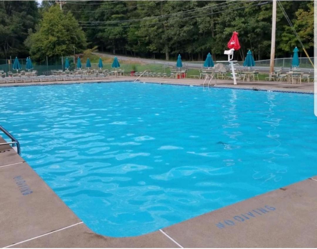The Pocono'S Retreat With A Gameroom, Firepit, And Lake 布什基尔 外观 照片